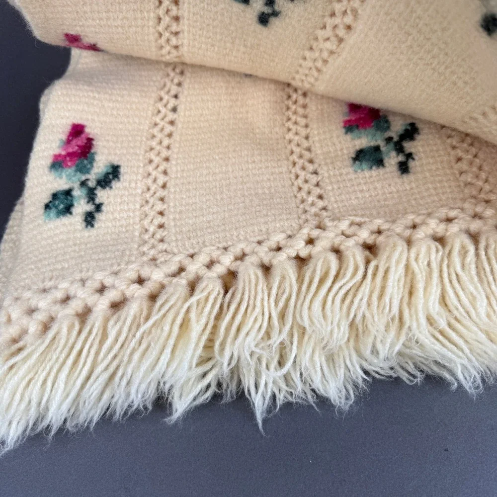 Vintage Handmade Crochet Afghan Throw Blanket Cream Pink Roses 60